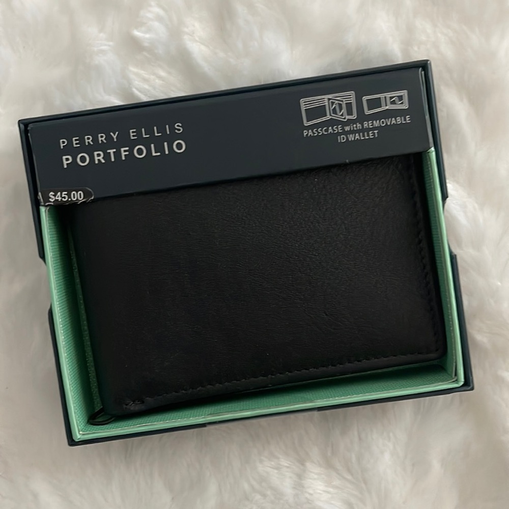 Men’s Perry Ellis wallet. BRAND NEW!